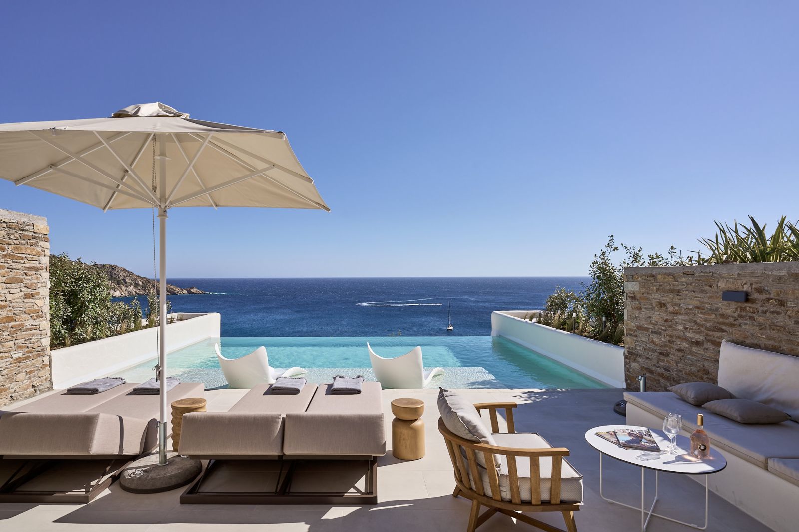 Ios Infinity Pool Suites | Accommodation in Ios Island, Greece